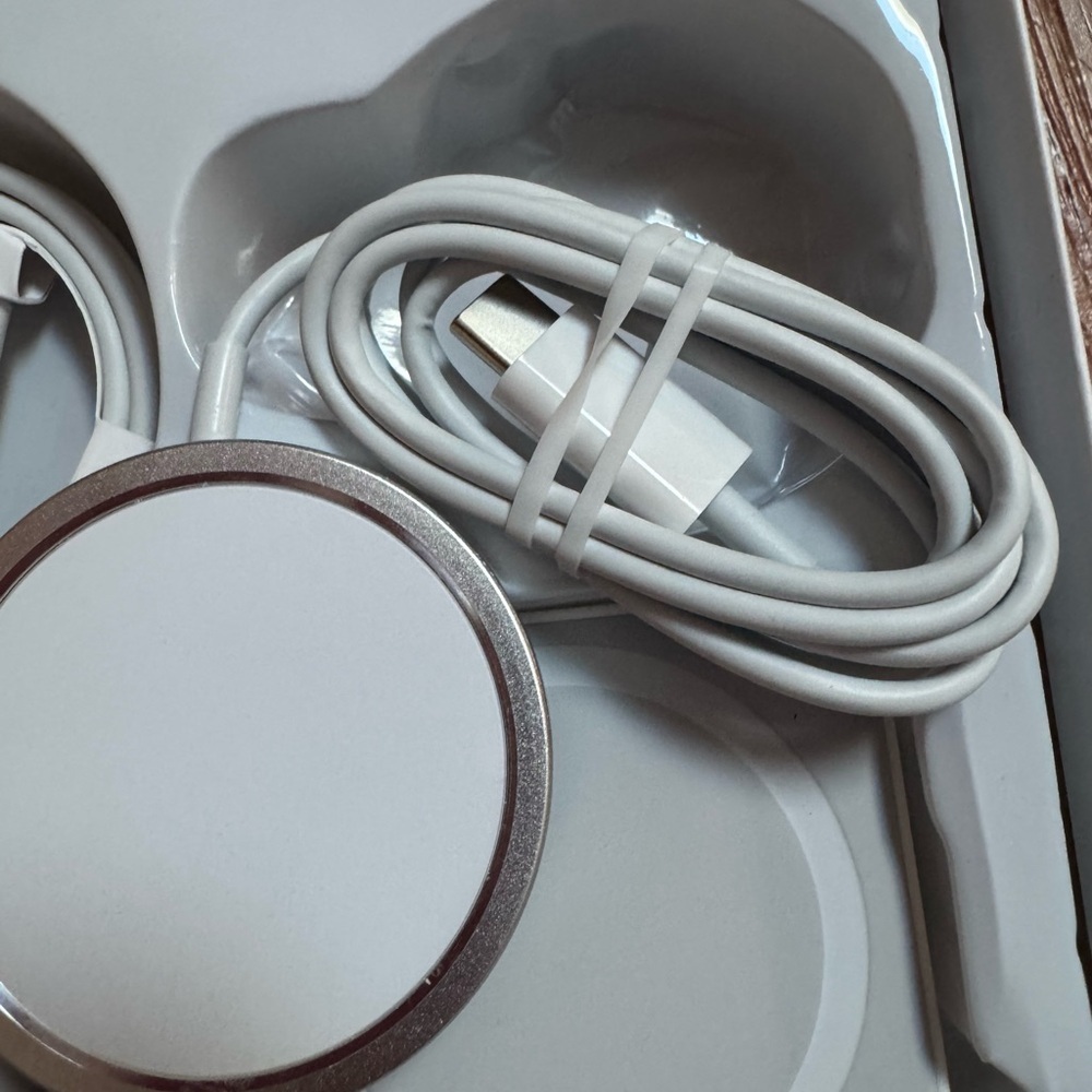 IPhone Accessories Gift Box - Picture 11 of 11